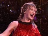 Taylor Swift BREAKS Record While Performing in Pouring Rain