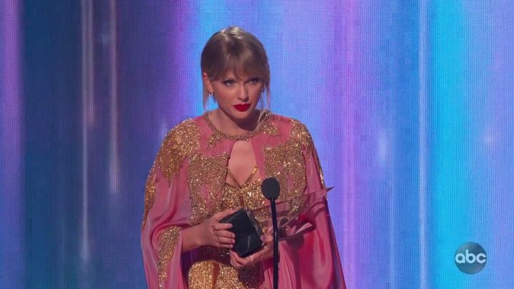 Taylor Swift Wins Artist of the Year at the 2019 AMAs – The American Music Awards