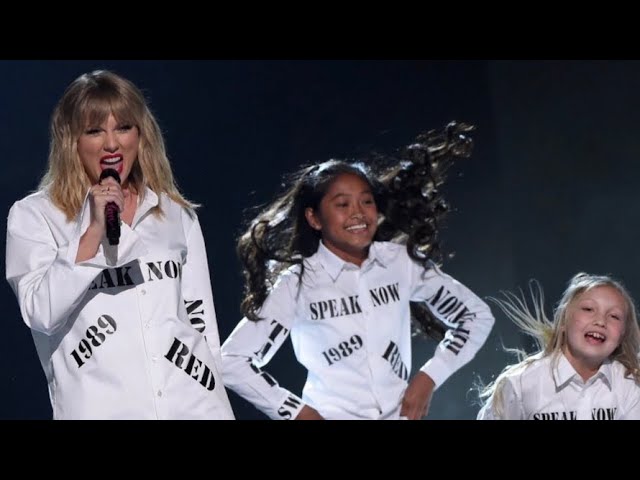 Taylor Swift – The Man (Live at American Music Awards 2019)
