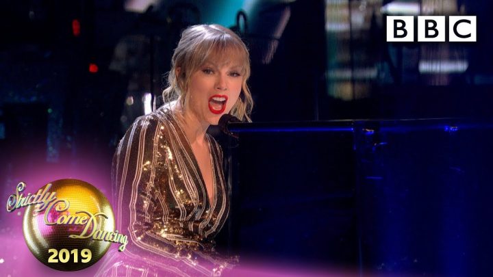 @Taylor Swift performs Lover – The Final | BBC Strictly 2019